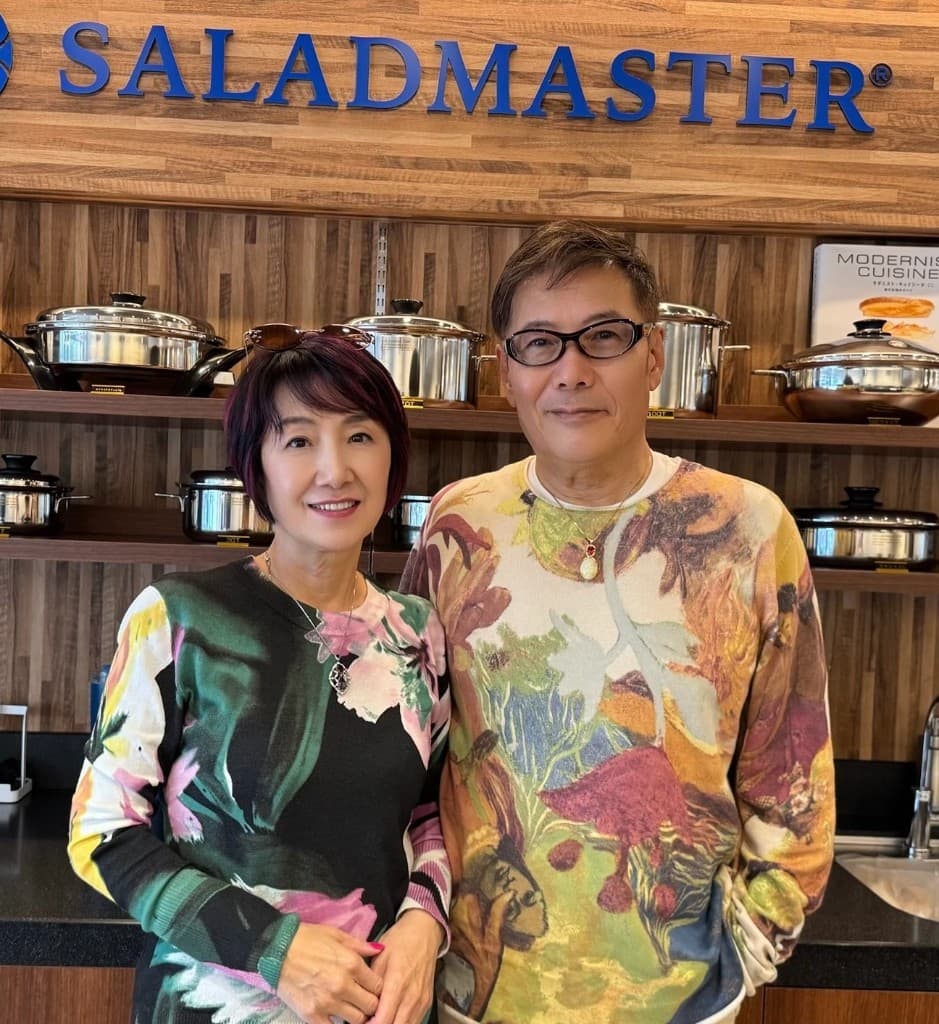 代表 江頭俊文＆恵美子（サラダマスターショールーム）
